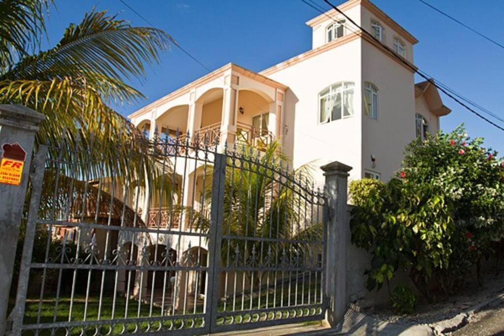 Villa Palmistes Apartment La Gaulette Exterior photo